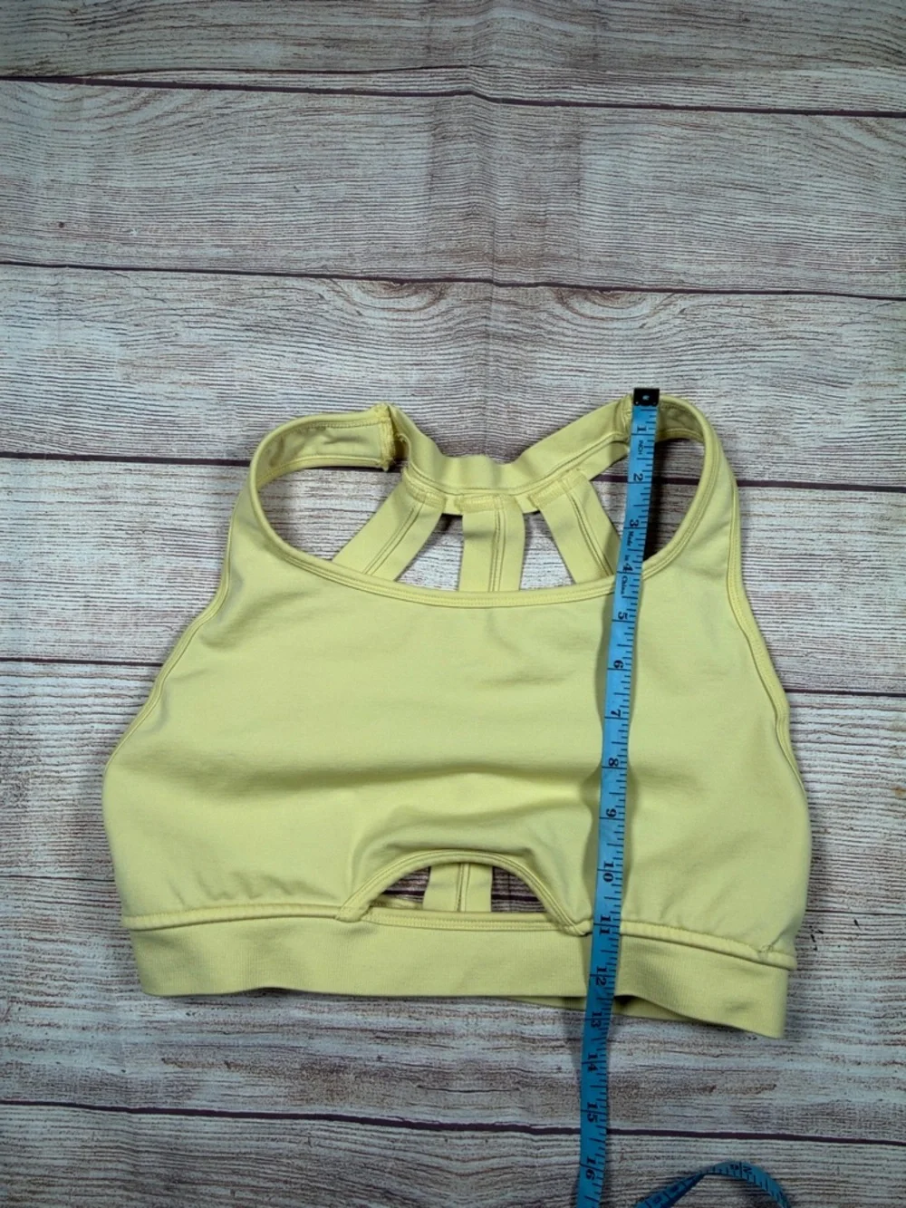 Alphalete Butter Yellow Cutout‎ Sports Bra